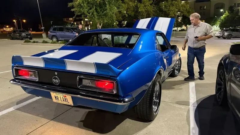 Отец ради семьи продал любимый автомобиль. Много лет спустя его ждал сюрприз