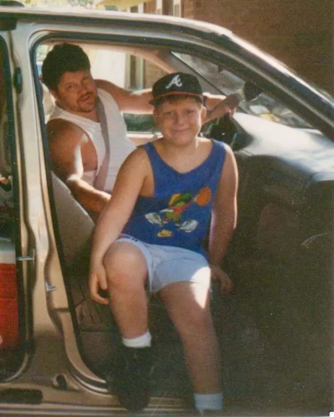 Отец ради семьи продал любимый автомобиль. Много лет спустя его ждал сюрприз