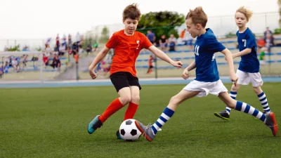 Командные виды спорта могут повысить познавательные способности детей