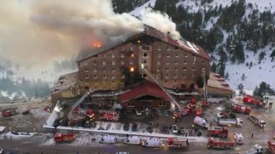 МВД Турции: На горнолыжном курорте погибли 66 человек (видео)