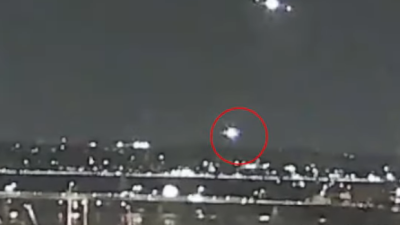 Пассажирский самолёт раскололся на две части, столкнувшись с вертолётом над Вашингтоном