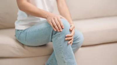 Три эффективных упражнения для реабилитации колена и облегчения боли