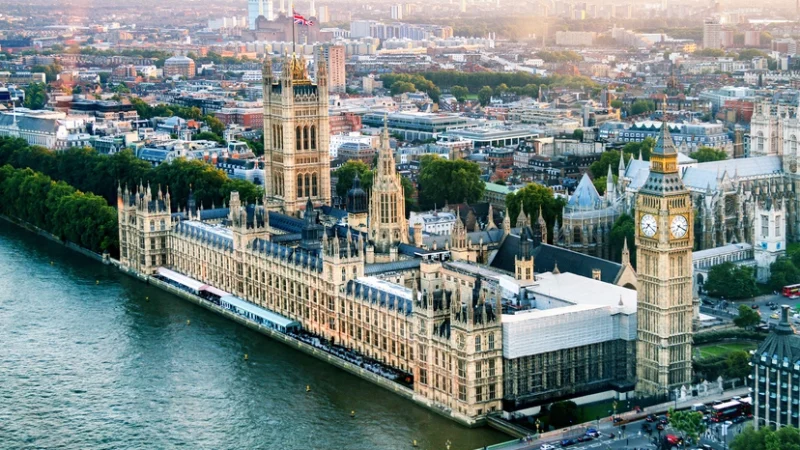 24 часа в Лондоне В башне Елизаветы, построенной вдоль реки Темзы, находится Биг-Бен и здание парламента Великобритании. (Robert Ingelhart/Getty Images)
| Epoch Times Россия