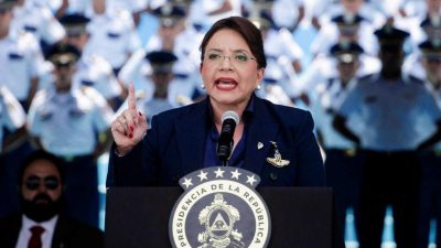 Гондурас угрожает закрыть военную базу США в ответ на план массовой депортации