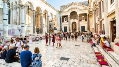 Сплит, Хорватия: современная жизнь в коридорах Диоклетиана