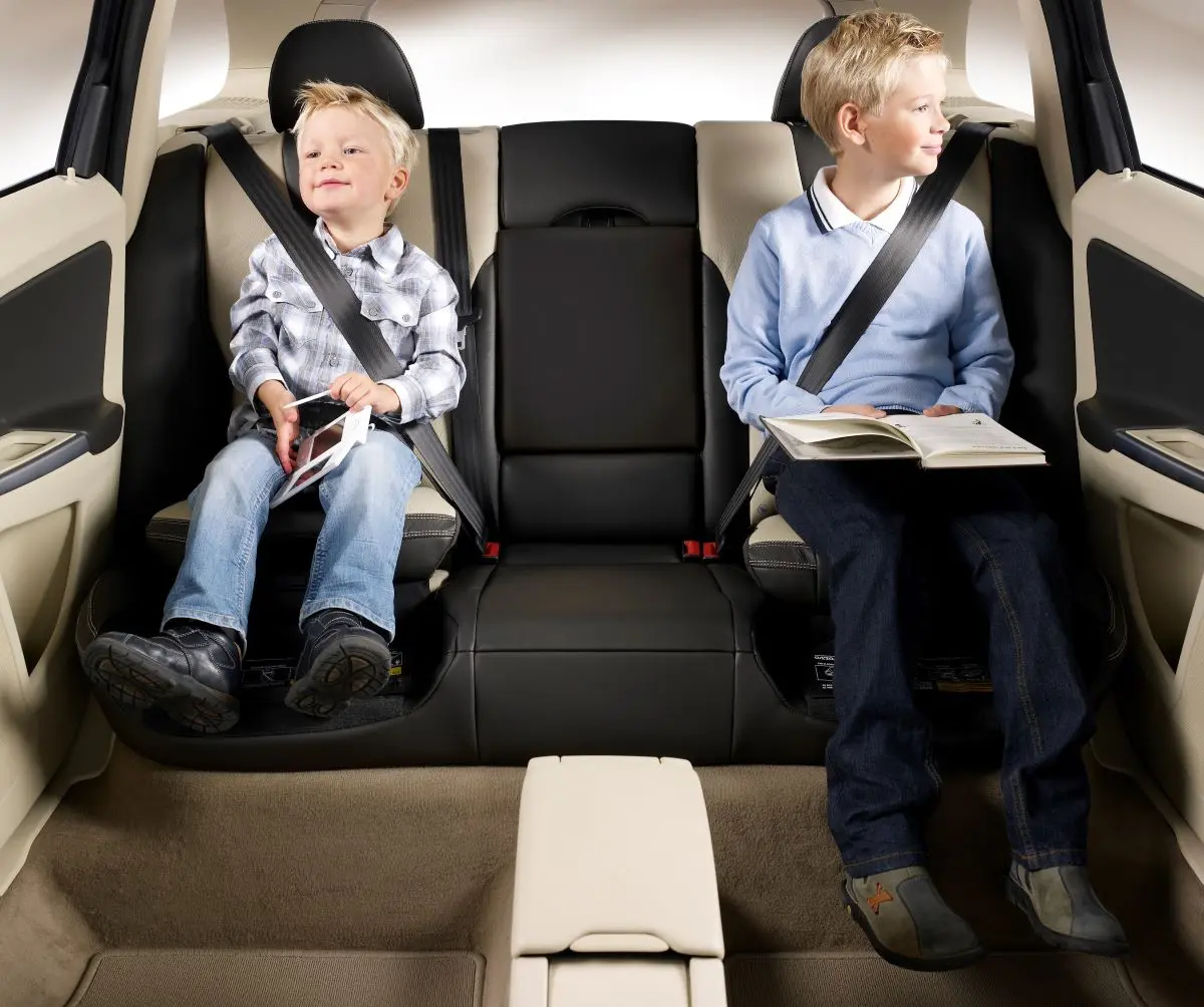 Трёхточечные ремни безопасности используются и сегодня. (Courtesy of Volvo Cars)
