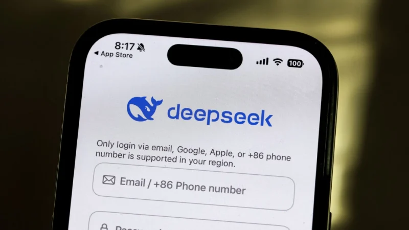 Приложение DeepSeek на экране iPhone в Сан-Ансельмо, Калифорния, 27 января 2025 года. (Justin Sullivan/Getty Images) | Epoch Times Россия