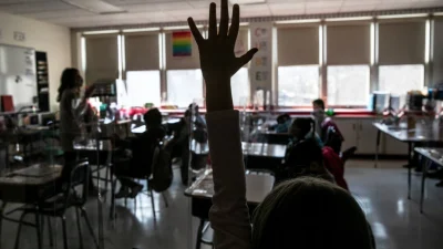 Трамп приказывает прекратить финансировать школы, обучающие гендерной идеологии