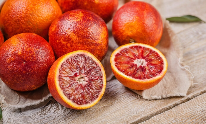 Красные апельсины богаты витаминами С и А и содержат соединение под названием антоцианин — мощный антиоксидант. (Yusev/Shutterstock) | Epoch Times Россия