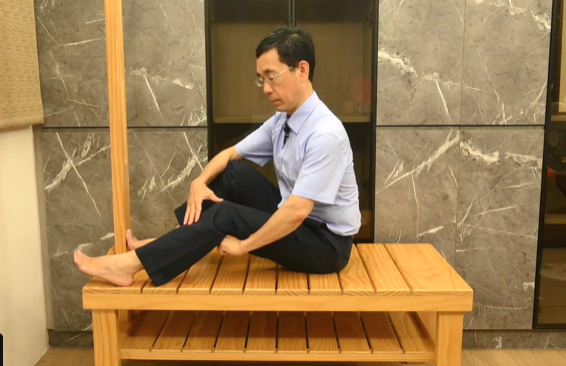 Три эффективных упражнения для реабилитации колена и облегчения боли