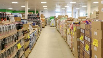 В России закрываются тысячи магазинов торговой сети «Светофор»