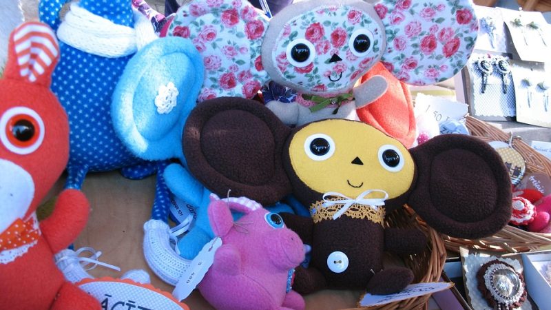 Жительницу Санкт-Петербурга оштрафовали за продажу контрафактных магнитов с Чебурашкой (Фото: pixabay.com/ССО) | Epoch Times Россия