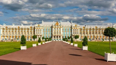 Екатерининский дворец: дань уважения России великим царицам