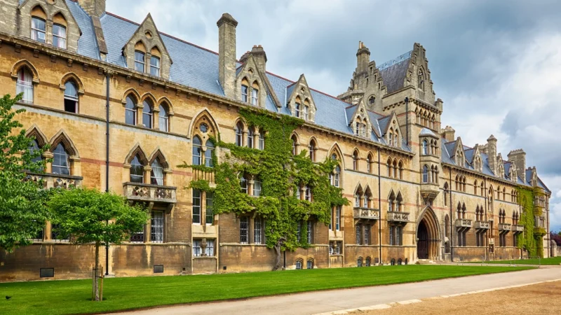 Здание Meadow Building — главный вход в Крайст-Черч, построенное для студентов бакалавриата в XIX веке. (Serg Zastavkin/Shutterstock) | Epoch Times Россия