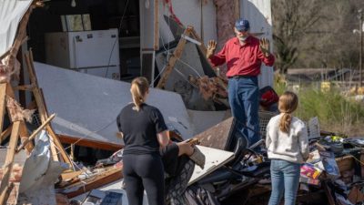 Около 40 человек погибли в США от смертоносного шторма (видео)