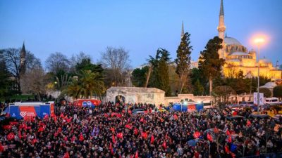 В Турции продолжаются массовые протесты против ареста мэра Стамбула Экрема Имамоглу (видео)
