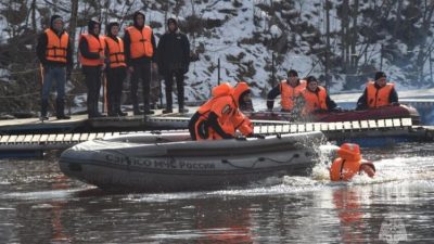 В Минусинске размыло дамбу, подтопление грозит 120 домам (видео)