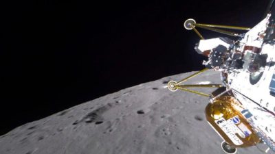 Лунный спускаемый аппарат упал набок и объявлен погибшим