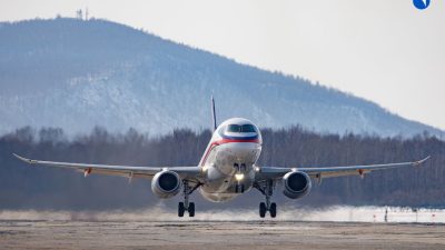 Первый полёт Superjet с отечественными двигателями (Видео)