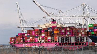 Китай поднял пошлины до 125% и отказался от противостояния с США