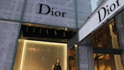 Dior и Prada закрывают часть своих магазинов в России