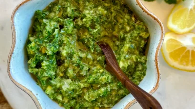 Яркая весенняя сальса, которую вы захотите добавлять во все блюда