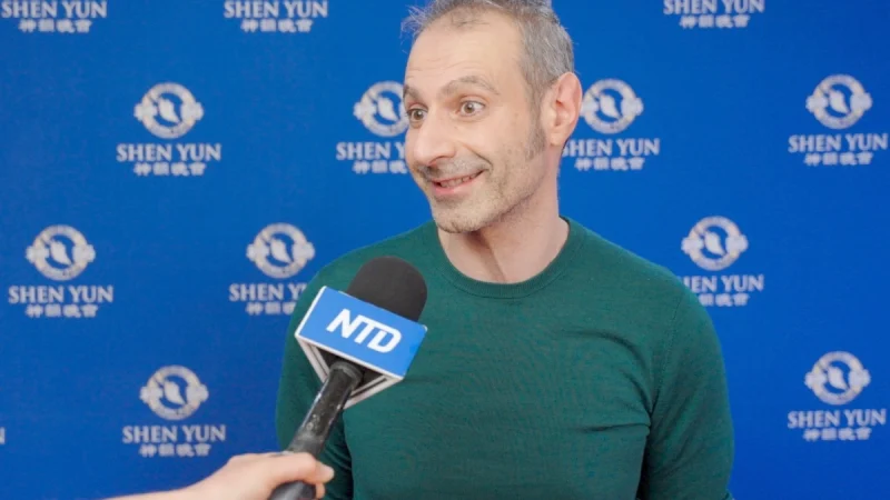 Жан Зигби на выступлении Shen Yun Performing Arts в Монреале в Place des Arts — Salle Wilfrid-Pelletier 10 апреля 2025 года. (NTD) | Epoch Times Россия