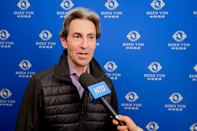 Фрэнк Деллаполла посетил шоу Shen Yun в Линкольн-центре в Нью-Йорке 6 апреля 2025 года. (Courtesy of NTDTV) Нью-Йорк аплодирует Shen Yun: 18 аншлаговых представлений