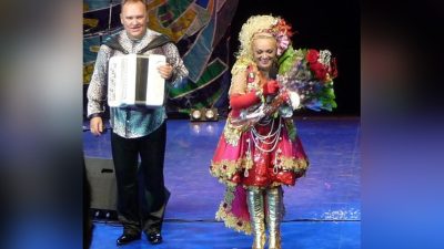 Вирусный хит превратил Кадышеву в королеву корпоративов (видео)