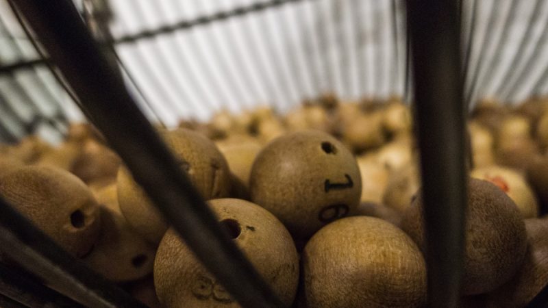 Нейросеть помогла россиянке выиграть в лотерею 36 млн рублей Розыгрыш лотереи. (pxhere.com/СС0) | Epoch Times Россия