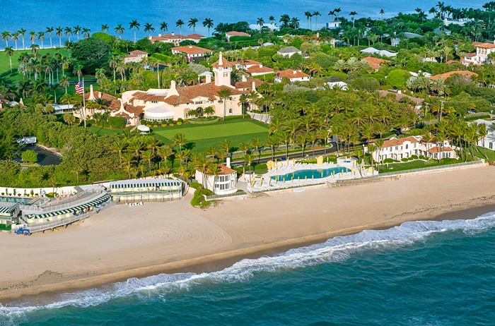 Mar-a-Lago Complex in Florida. (FloridaStock/Shutterstock.com) Искусство рассказывать правду, формируя ложное представление