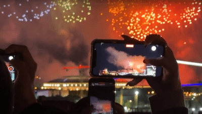 10 тысяч фейерверков осветили Москву 9 Мая (видео)