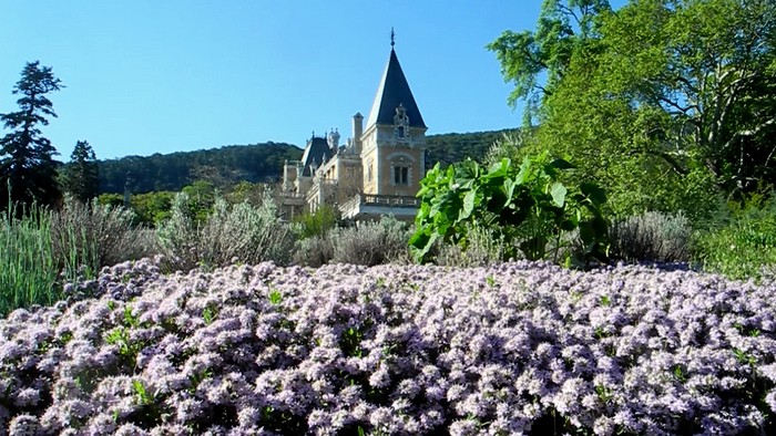 Романтический Массандровский замок, Сад ароматов и старинный грот