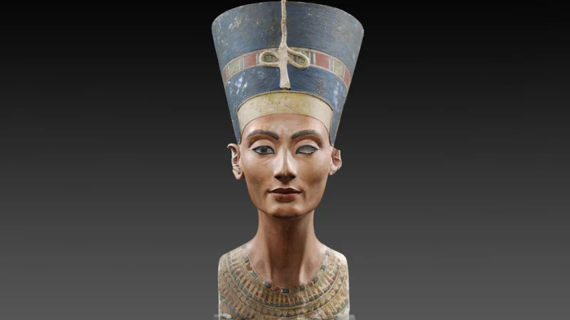 Бюст царицы Нефертити около 1351-13-34 гг. до н. э., государственные музеи Берлина, Египетский музей и коллекция папирусов. (Sandra Steiß/CC BY-SA 4.0)
 | Epoch Times Россия