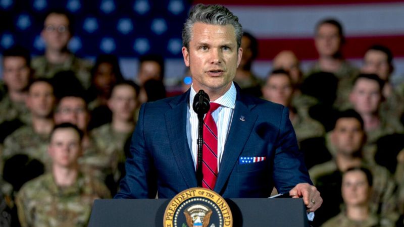 Министр обороны Пит Хегсет на базе Национальной гвардии Селфридж в Харрисон-Тауншип, штат Мичиган, 29 апреля 2025 года. (U.S. Navy Petty Officer 1st Class Alexander Kubitza/DoD) | Epoch Times Россия