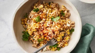 Нежный рубленый салат станет прекрасным дополнением к летнему столу