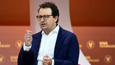 Последняя модель ИИ Anthropic шантажировала инженеров, чтобы избежать отключения