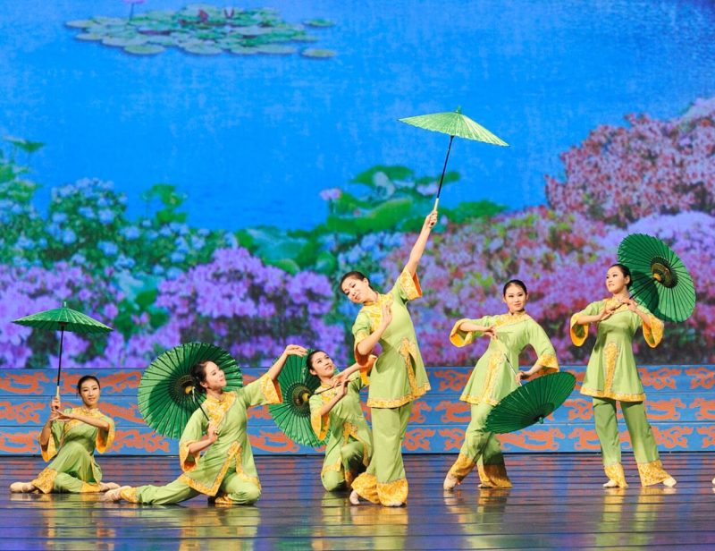Как разрешаются семейные конфликты после просмотра шоу Shen Yun