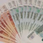 Опрос: падение зарплат возможно в каждой шестой компании