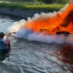 В заливе Ангары произошёл взрыв гидроцикла: пострадал мужчина с ребёнком (видео)