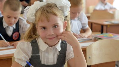 В российских школах предлагается использовать букварь и азбуку