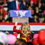Новорождённые в США получат по $1 тыс. на «счёт Трампа»