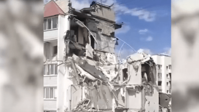 Взрыв в многоэтажке Саратова: обрушение подъезда и люди под завалами (видео)