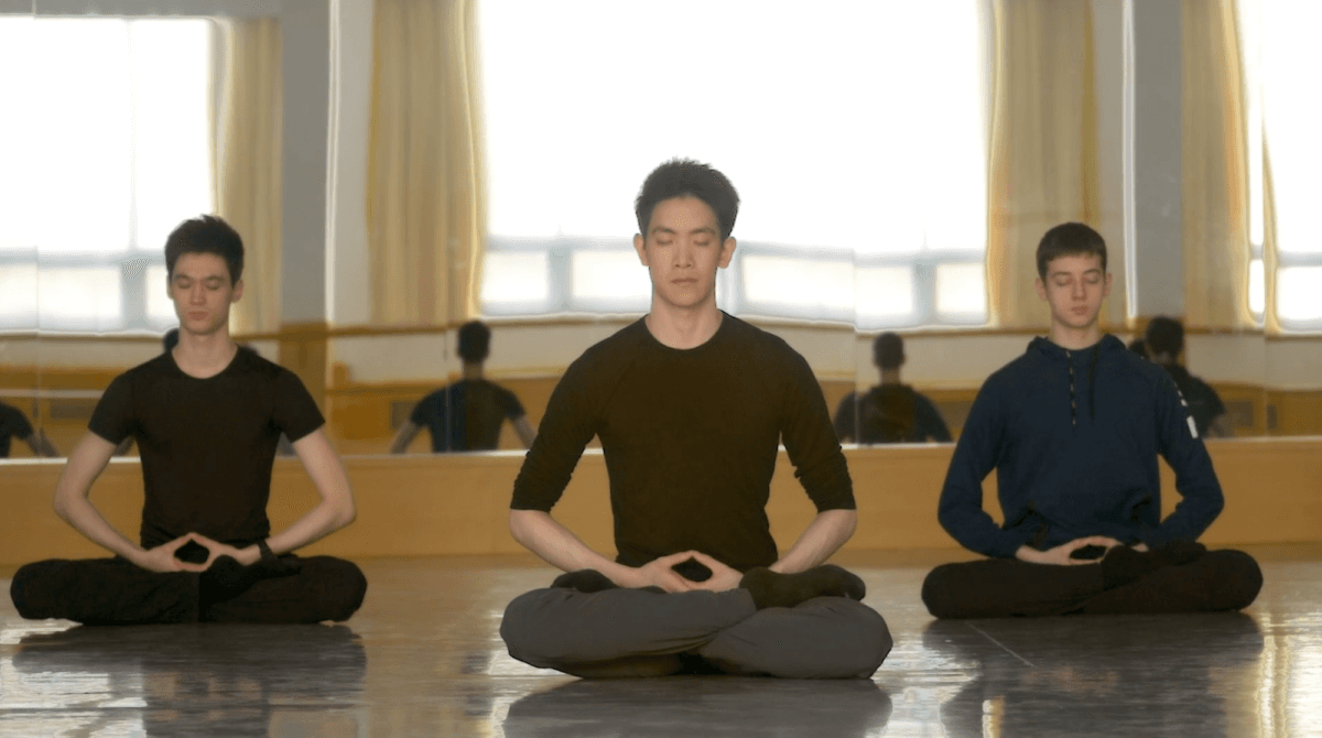 В Shen Yun Performing Arts артисты стремятся совершенствовать не только свои навыки, но и моральные качества. (Courtesy of Shen Yun Performing Arts)