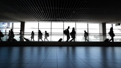 В аэропортах Самары и Ярославля тоже ввели ограничения