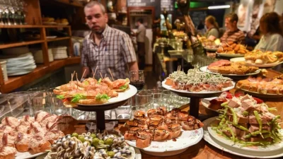 Европа Рика Стивса: культурные достопримечательности страны басков