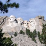 Трамп предупреждает об угрозе коммунизма во время празднования 250-летия США