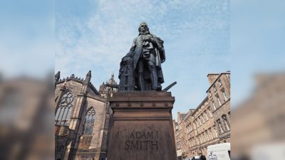 «Невидимая рука» Адама Смита — рука Бога?