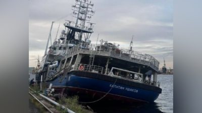 Почти достроенный арктический буксир «Капитан Ушаков» затонул в Санкт-Петербурге (видео)