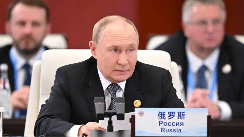 Президент России Владимир Путин на саммите Шанхайской организации сотрудничества (ШОС) в Тяньцзине, 1 сентября 2025 года. (Sergey Bobylev / POOL / AFP) | Epoch Times Россия